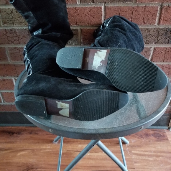 WOMANS' VINTAGE OVER-THE-KNEE SUEDE BOOT W LEATHER STRIPEDOWN BACK. FLAT Sz7 ITA - Picture 6 of 6